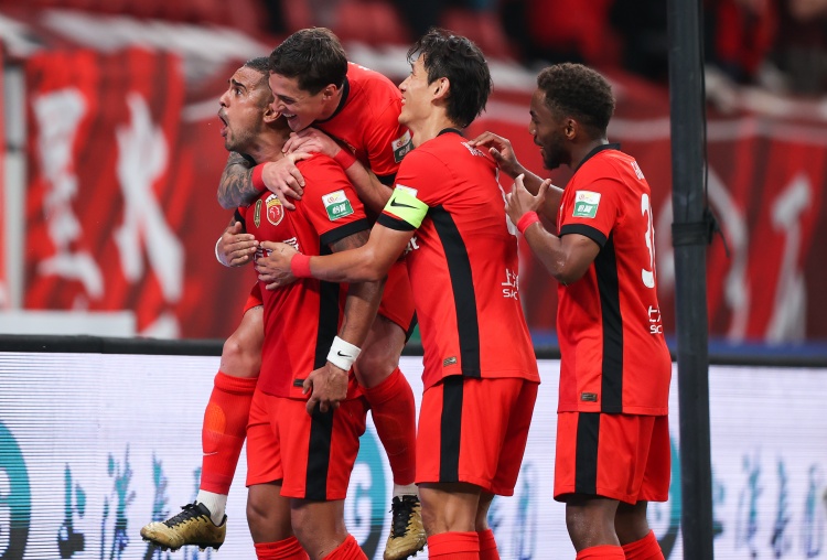 九游体育-记者：不认为海港具备夺冠实力，坐等中超冠军最后1分钟产生