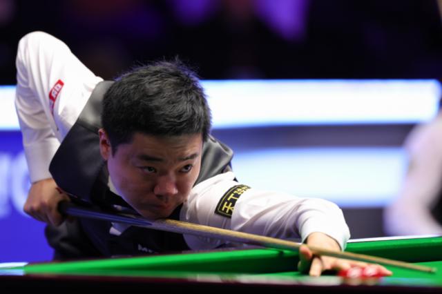 九游体育-丁俊晖德比战完败无缘正赛 再无心恋战难回巅峰