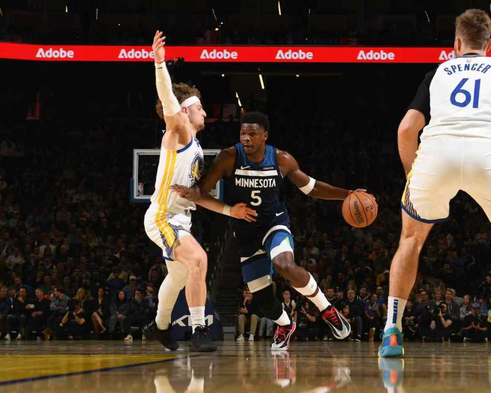 九游娱乐-华子42+8+5森林狼送勇士4连败 波津加盟首次首发20分两将伤退